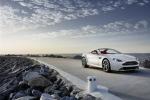 Aston Martin V8 Vantage Roadster 2012 года